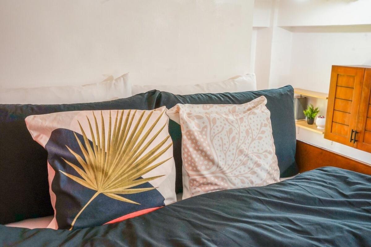 Cozy Loftbed Netflx Wi-Fi Ligao Natl Rd With Parking Rm 304 2F Apartment Exterior photo