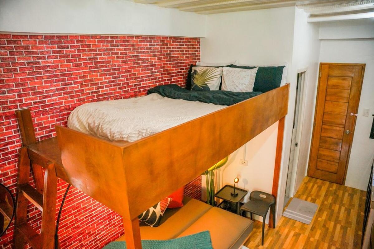 Cozy Loftbed Netflx Wi-Fi Ligao Natl Rd With Parking Rm 304 2F Apartment Exterior photo