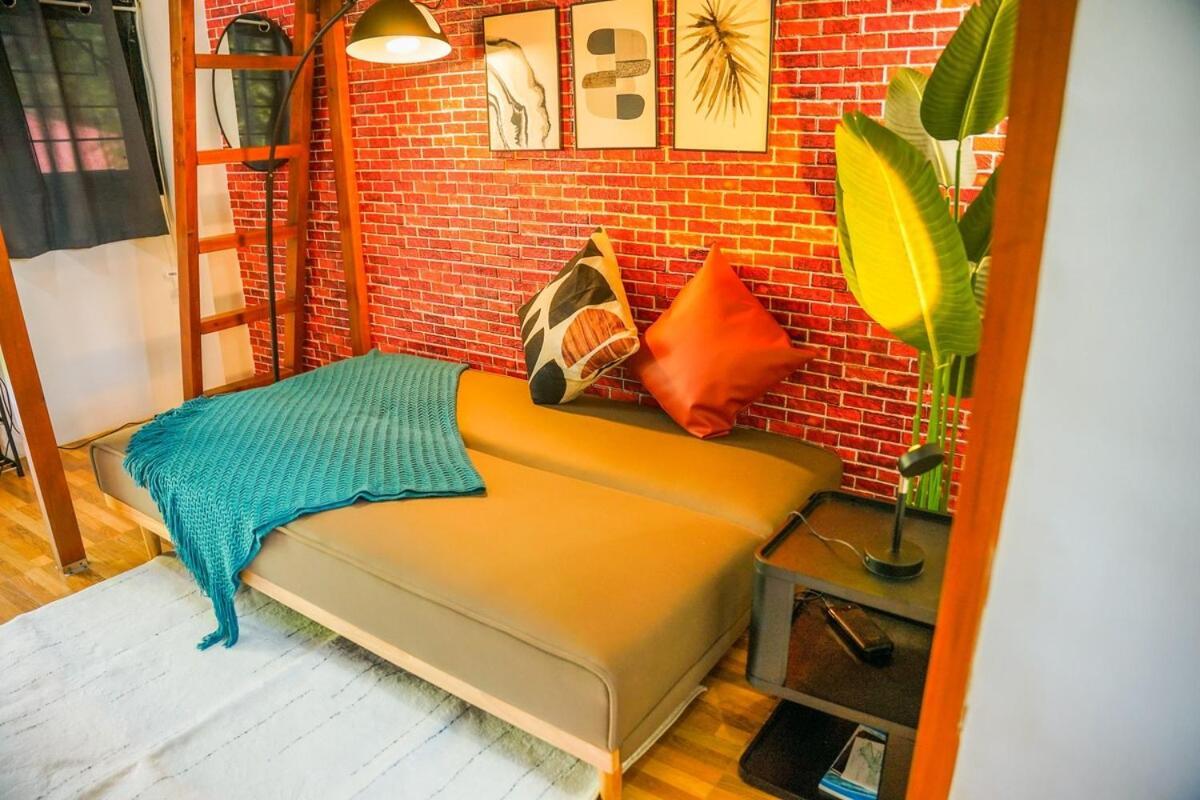 Cozy Loftbed Netflx Wi-Fi Ligao Natl Rd With Parking Rm 304 2F Apartment Exterior photo