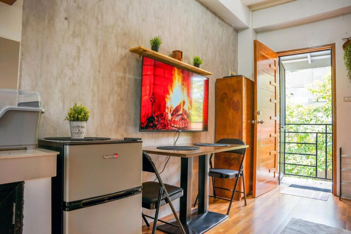 Cozy Loftbed Netflx Wi-Fi Ligao Natl Rd With Parking Rm 304 2F Apartment Exterior photo