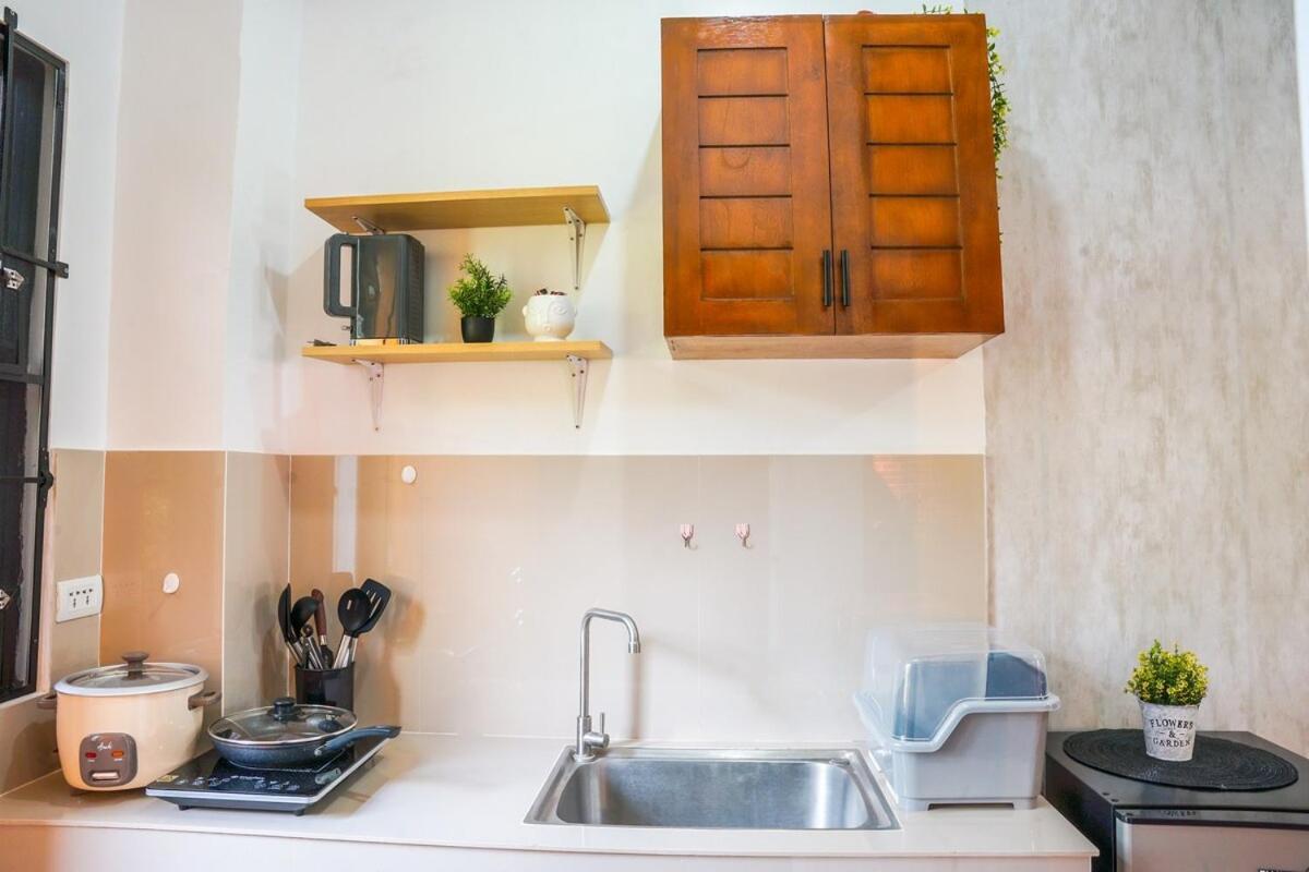 Cozy Loftbed Netflx Wi-Fi Ligao Natl Rd With Parking Rm 304 2F Apartment Exterior photo