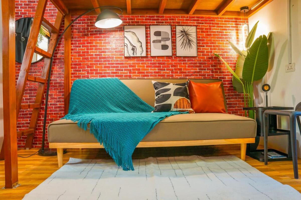 Cozy Loftbed Netflx Wi-Fi Ligao Natl Rd With Parking Rm 304 2F Apartment Exterior photo